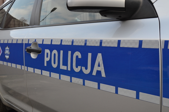 Andrychowscy policjanci zatrzymali poszukiwanego, który miał cofnięte uprawnienia.