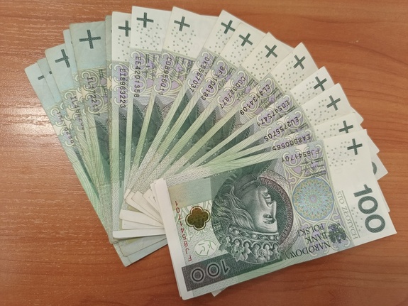 24-latek wykorzystując metodę ‘’na pracownika banku’’ oszukał kilkanaście osób na ponad 170 tysięcy złotych.
