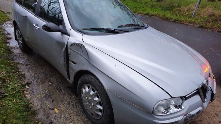 Policjant w drodze na służbę zatrzymał pijanego kierowcę, który uciekł z miejsca kolizji drogowej.