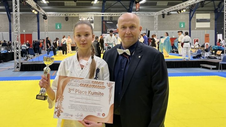 Nikola Kądziołka, zawodniczka ARS Klubu Kyokushinkai Limanowa została brązową medalistką mistrzostw świata karate kyokushin (17-18.11) w Arnhem.
