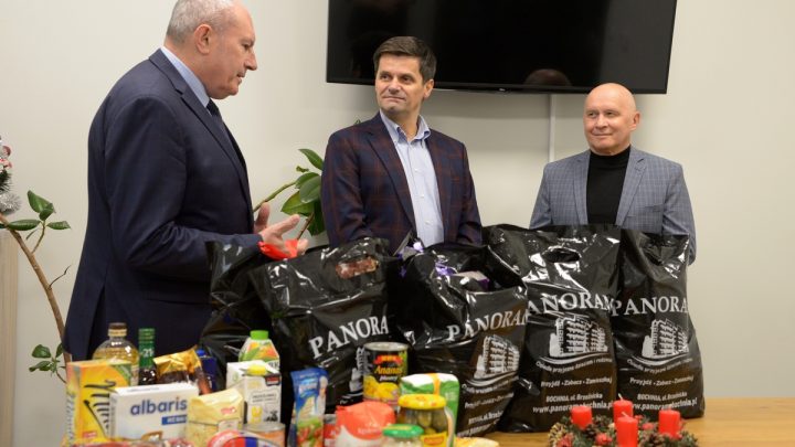 100 świątecznych paczek dla najbardziej potrzebujących.