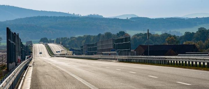 Przetarg na badania geologiczne terenu budowy Beskidzkiej Drogi Integracyjnej.