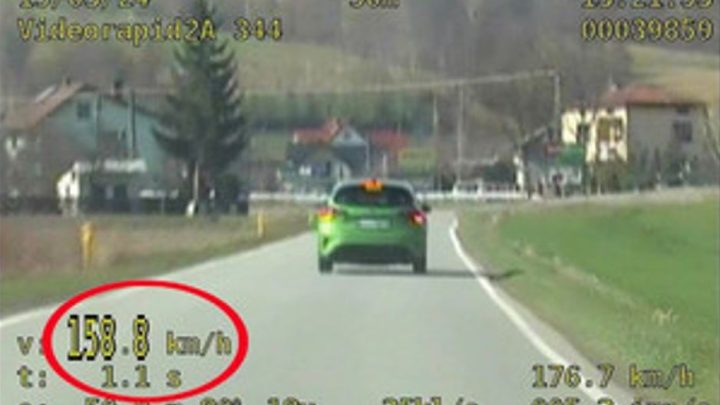 Pędził prawie 160 km/h w terenie zabudowanym!