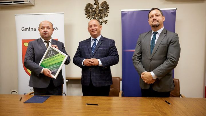 Blisko pół miliona zł dla gminy Rzezawa z Rządowego Funduszu Rozwoju Dróg.
