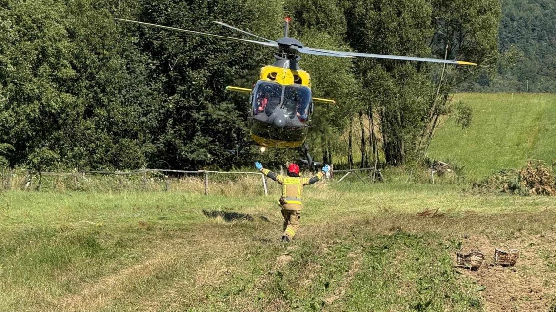 Wypadek w Krzeszowie. Wezwano śmigłowiec.