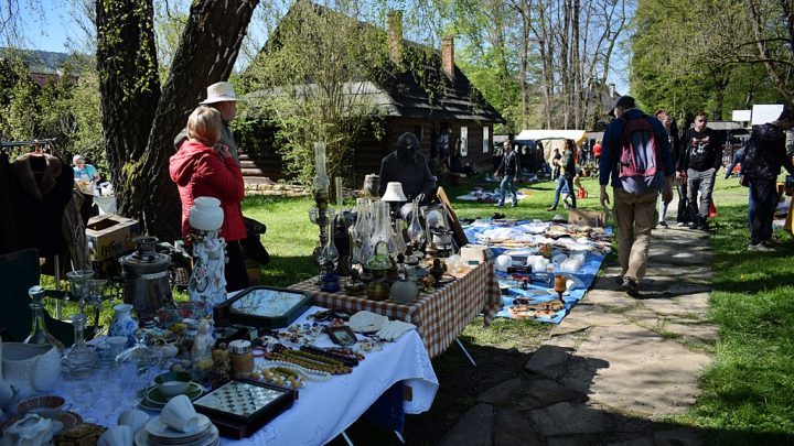 Pogórzańskie Targowisko Staroci.