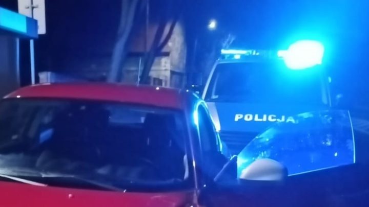 Kierował mając cofnięte uprawnienia.