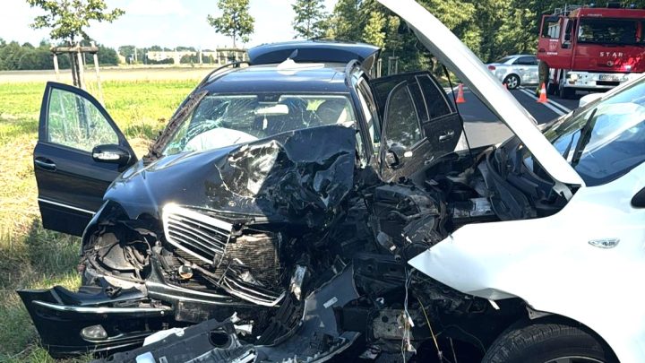 Zator: Sprawca wypadku drogowego zatrzymany – był nietrzeźwy i złamał sądowe zakazy prowadzenia pojazdów.