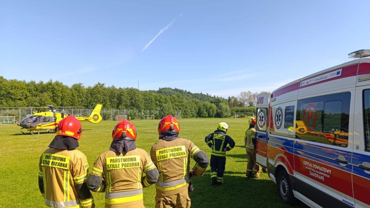 Biały Dunajec: Śmigłowiec LPR zabrał oparzone dziecko do szpitala.