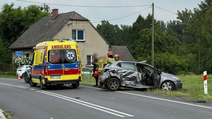 Zderzenie dwóch samochodów osobowych na ul. Batorego w Andrychowie.