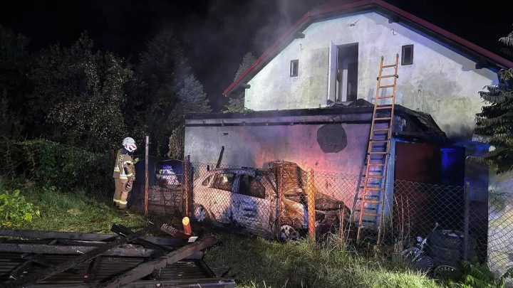 Nocny pożar samochodu i wiaty w Filipowicach!