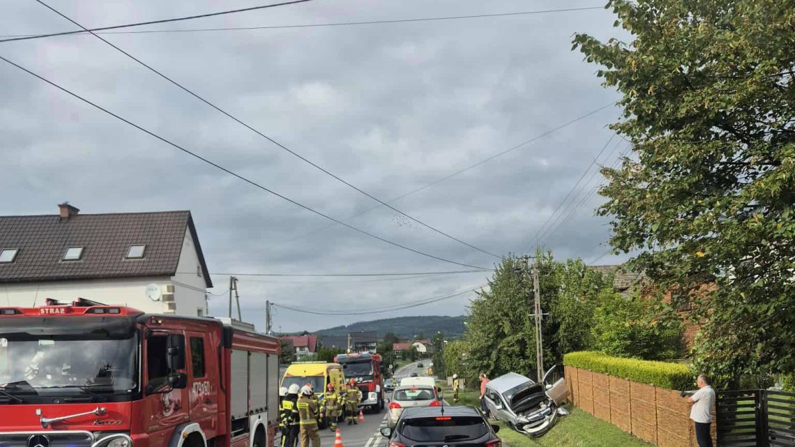 Wypadek na drodze wojewódzkiej w Sułkowicach. Wypadek na drodze wojewódzkiej w Sułkowicach.