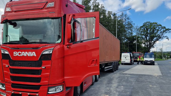 Ponad 7 tysięcy kilometrów bez karty kierowcy – kontrola w Modlnicy.