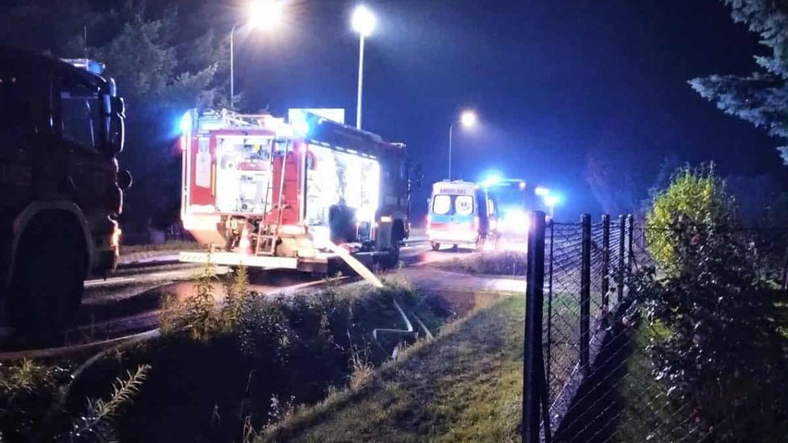 Nie żyje mieszkaniec Włosienicy poszkodowany w pożarze domu.
