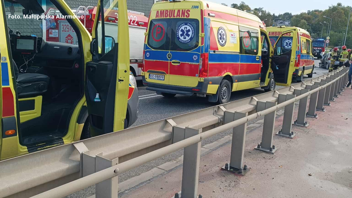Wypadek w Krzeszowicach – są osoby poszkodowane!
