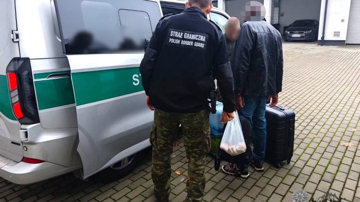 Pod konwojem opuścił Polskę obywatel Zimbabwe.