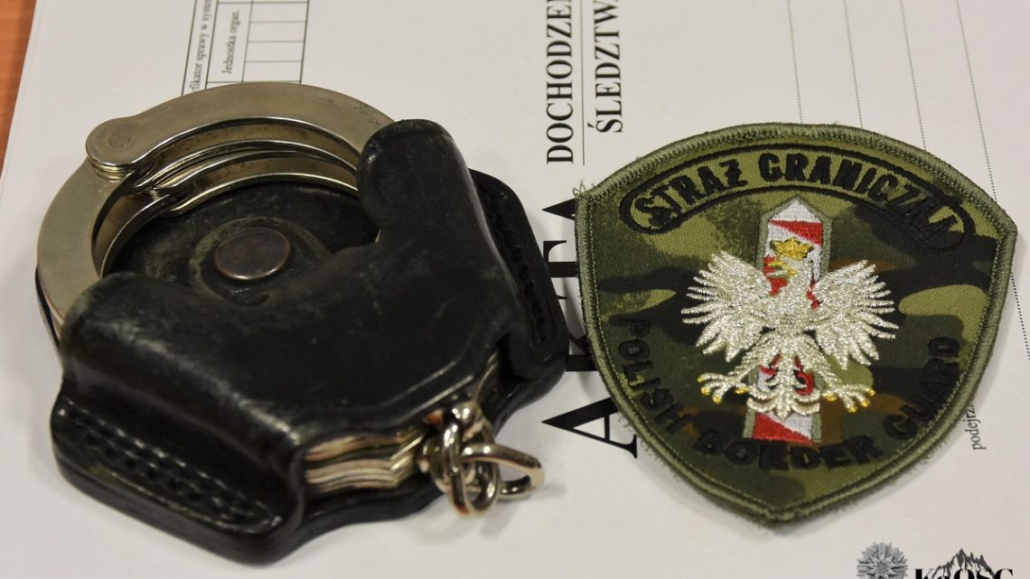 Agresywny pasażer na trasie Dubaj–Kraków stanął przed sądem. Zapadł wyrok.