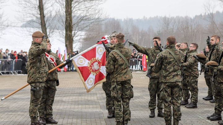 Uroczysta przysięga żołnierzy 11. Małopolskiej Brygady Obrony Terytorialnej w Dobczycach.