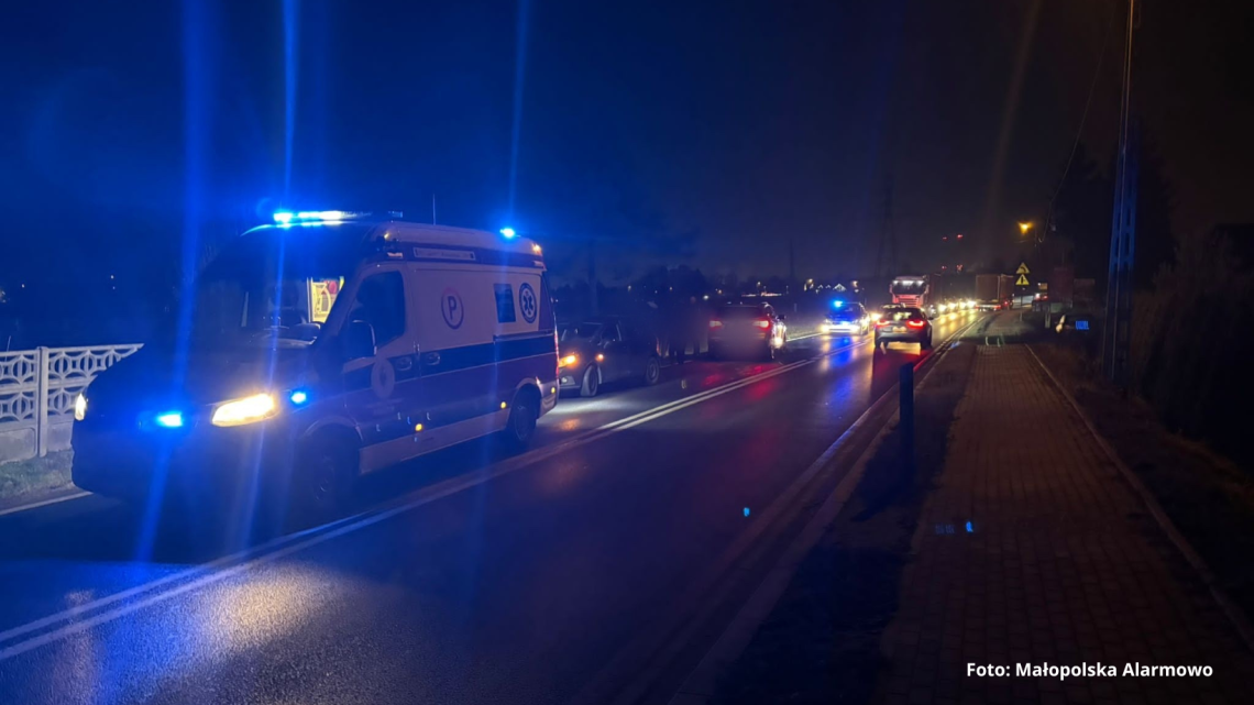 Zderzenie dwóch samochodów na DK44 w Oświęcimiu.