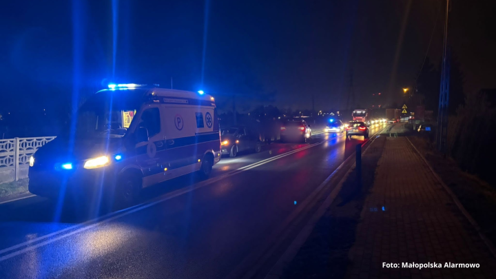 Zderzenie dwóch samochodów na DK44 w Oświęcimiu.