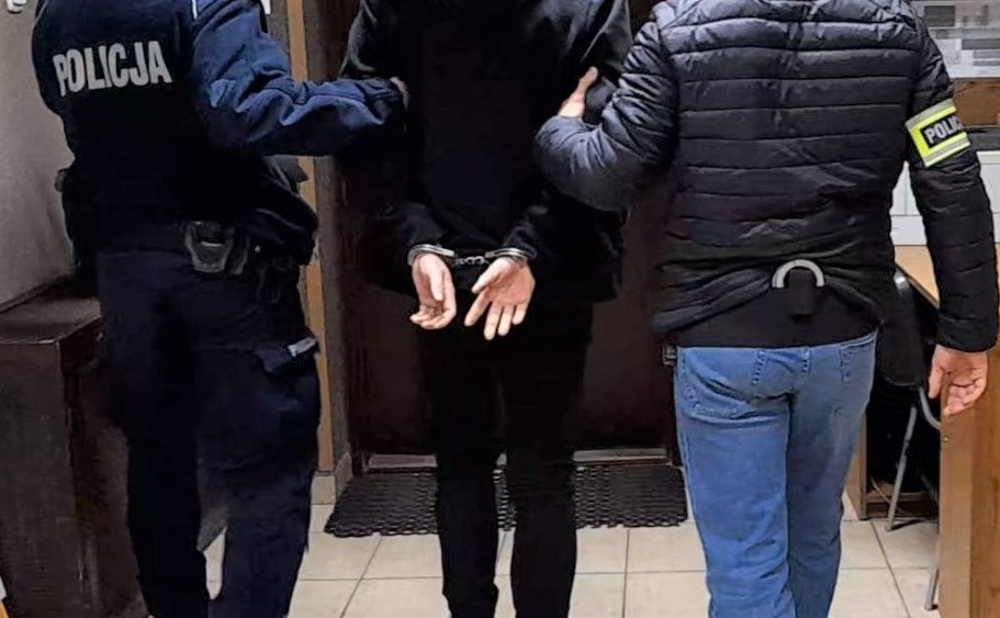 Chełmek. 40-latek podejrzany o znęcanie nad ojcem, otrzymał policyjne i prokuratorskie zakazy!