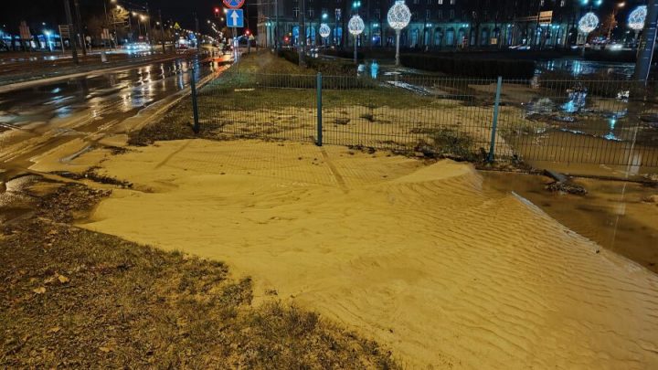 Awaria wodociągowa przy Placu Centralnym: prace na finiszu.