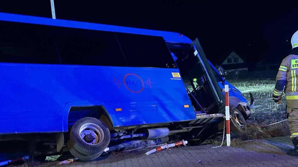 Wypadek busa w Stadnikach. Poszkodowany kierowca trafił do szpitala śmigłowcem LPR!