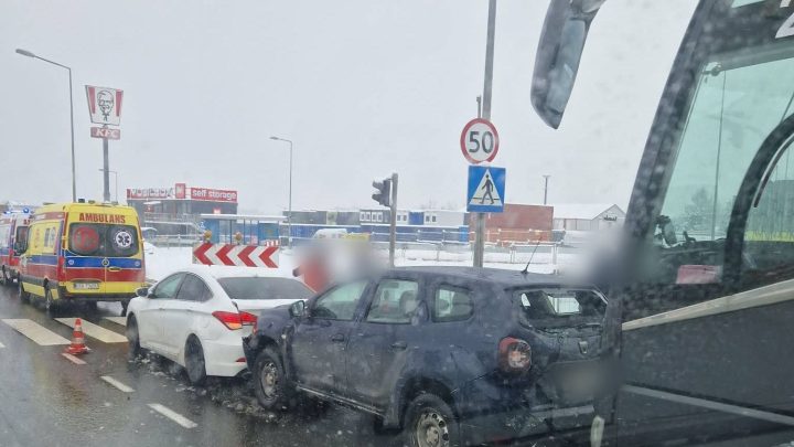 Wypadek na DK7 w Libertowie. Utrudnienia w kierunku Krakowa.