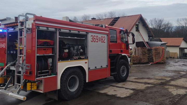 Pożar budynku w Ryglicach. 37 strażaków w akcji.