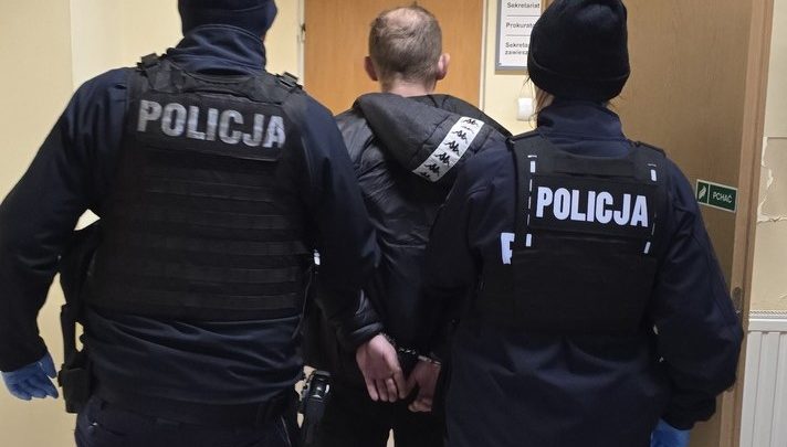 Narkotyki i ponad kilogram czarnego prochu w Płazie. Jedna osoba trafiła do aresztu.