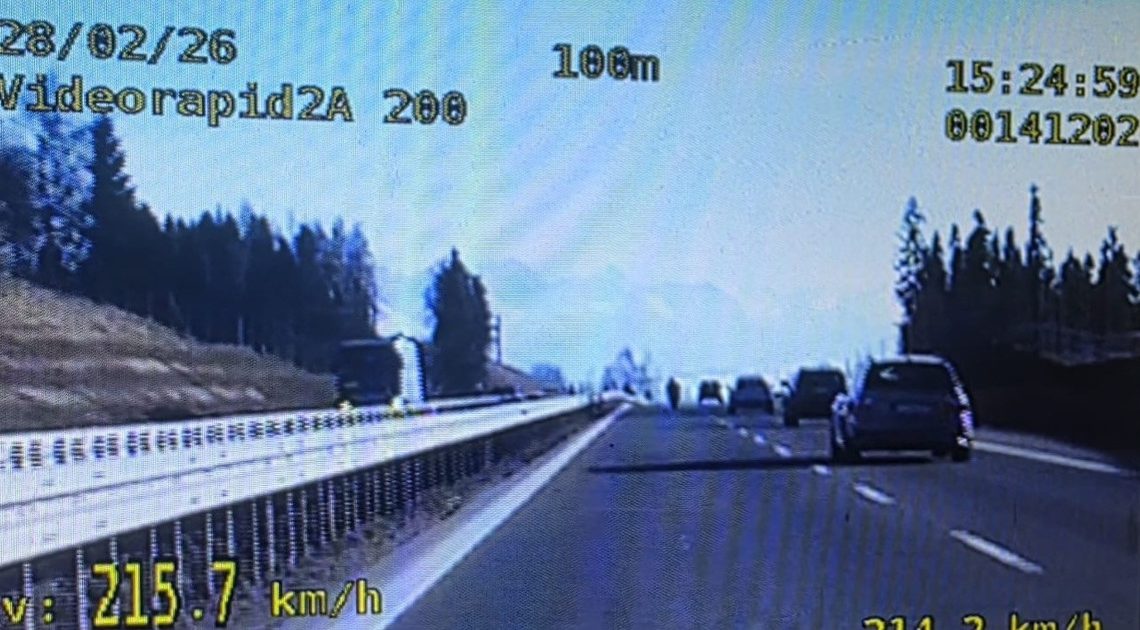 215 km/h na „zakopiance”. Brawurowa jazda zakończona wysokim mandatem.
