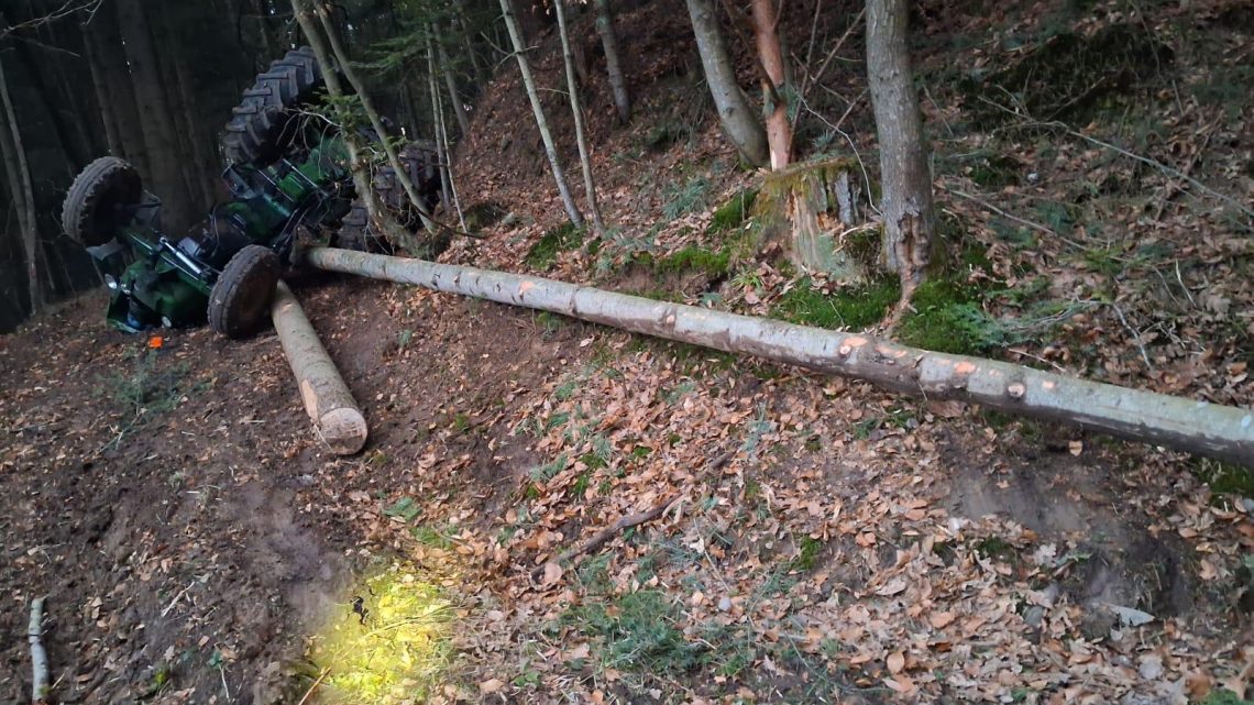 Wypadek podczas prac leśnych w miejscowości Czermna. Ranne 10-letnie dziecko, konieczna ewakuacja śmigłowcem LPR!