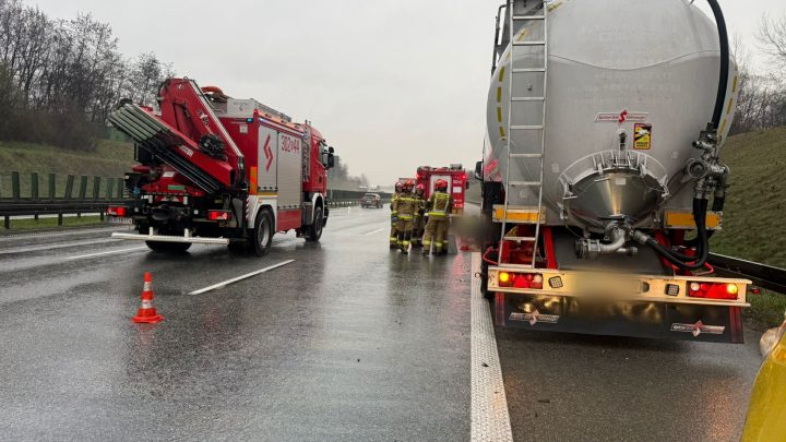 Poranna kolizja na A4 w kierunku Rzeszowa. Wyciek paliwa i utrudnienia w ruchu.