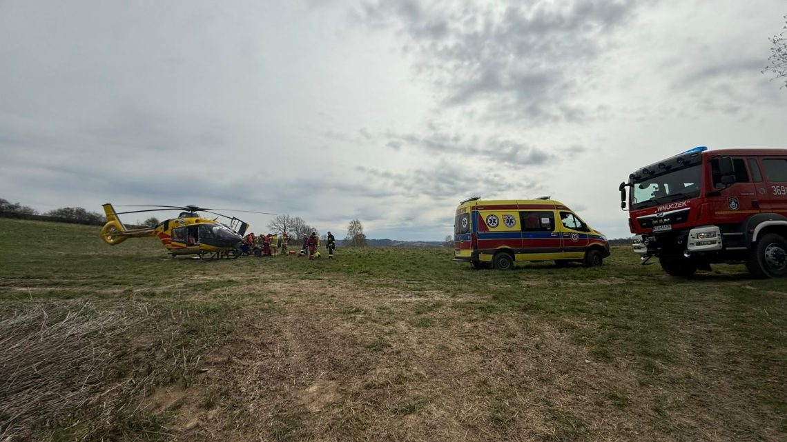 Wypadek podczas prac leśnych w Bogoniowicach. Poszkodowany przetransportowany LPR.