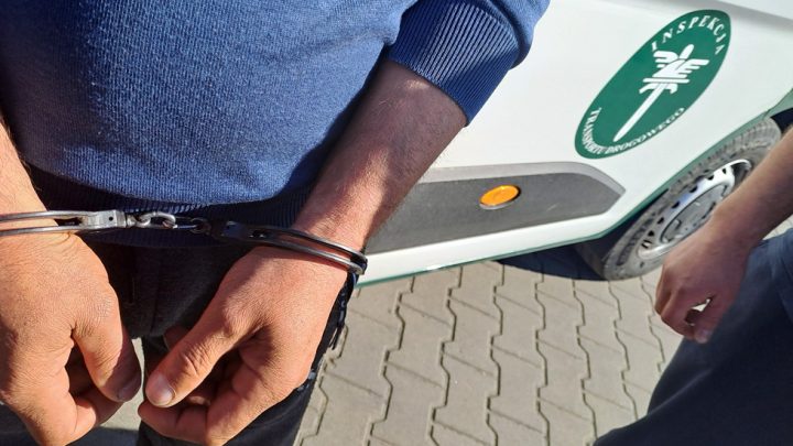 Inspektorzy ITD zatrzymali pijanego kierowcę ciężarówki.