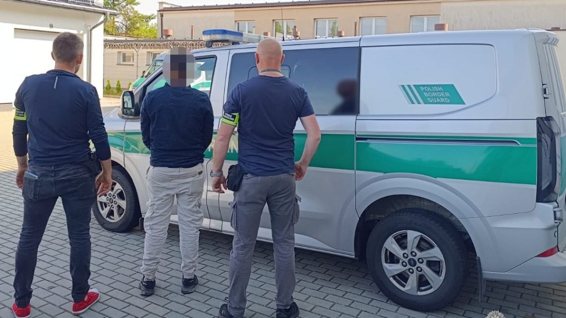 Kontrole i deportacje. Straż Graniczna usuwa cudzoziemców łamiących przepisy.