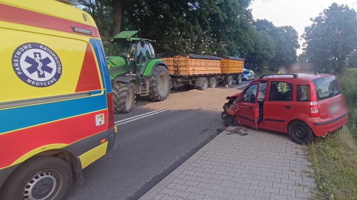 Groźny wypadek na DK44 w Półwsi. Cztery osoby ranne, lądował śmigłowiec LPR.