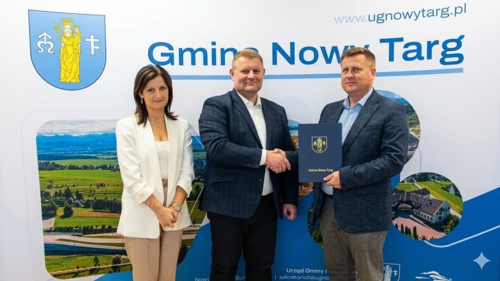 Nowa ścieżka rowerowa połączy Szlak Wokół Tatr z Ludźmierzem. Gmina Nowy Targ podpisała umowę.