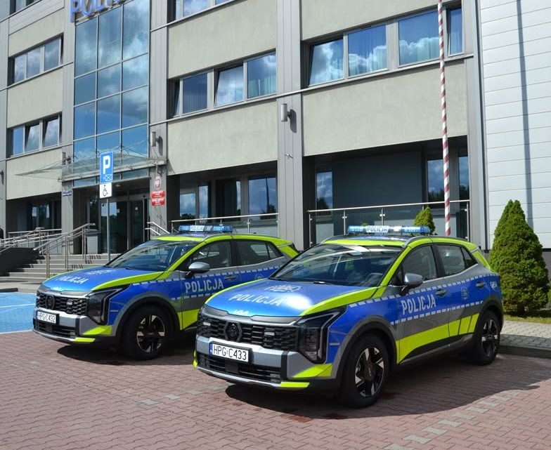 Nowe radiowozy dla małopolskiej Policji. Do garnizonu trafi łącznie 59 pojazdów.