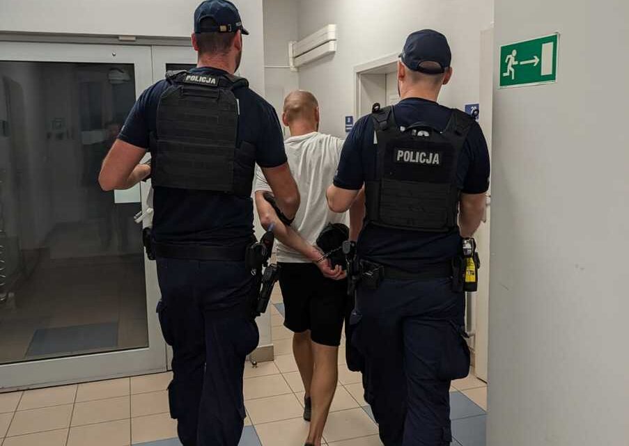 Celowo doprowadził do zderzenia i uciekł z miejsca. 27-latek trafił do aresztu.