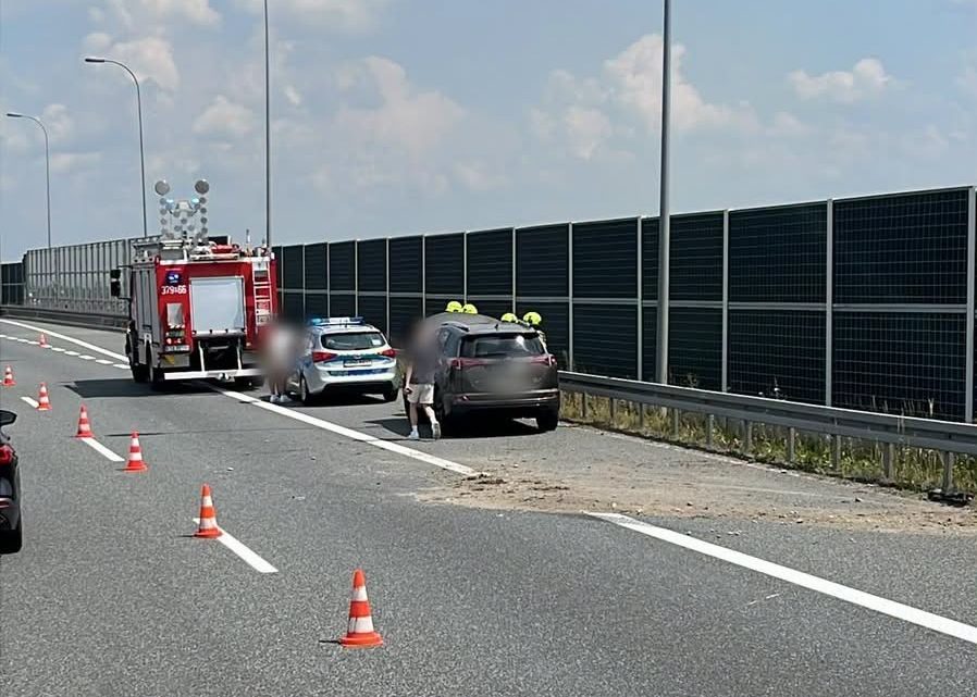 Utrudnienia na A4 po wypadku. Jedna osoba trafiła do szpitala.