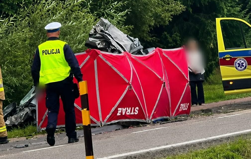 Tragiczny wypadek w Krośnicy. Nie żyje 76-letni kierowca.