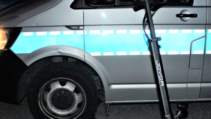 Kęty. 13-latek jechał ulicą na hulajnodze i z nietrzeźwą koleżanką – 14-latką…