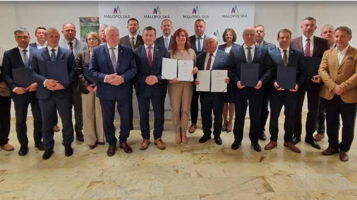 Ponad 26 mln zł na przydomowe oczyszczalnie ścieków. Dofinansowanie otrzymało 19 małopolskich gmin.