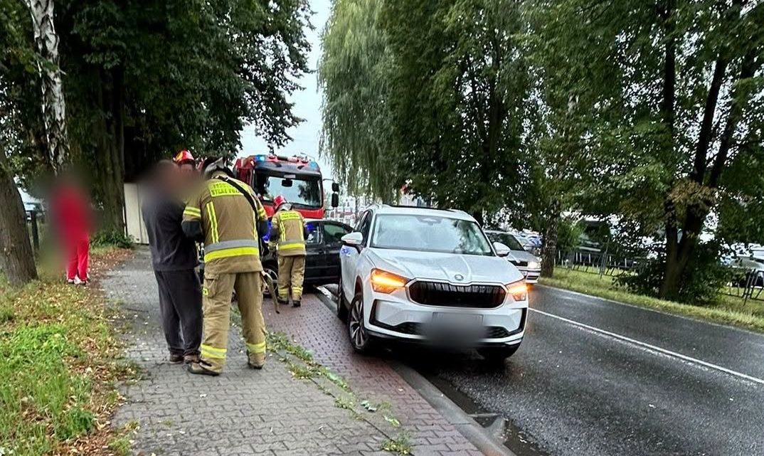 Kolizja w Babicach. Zderzyły się dwa samochody.