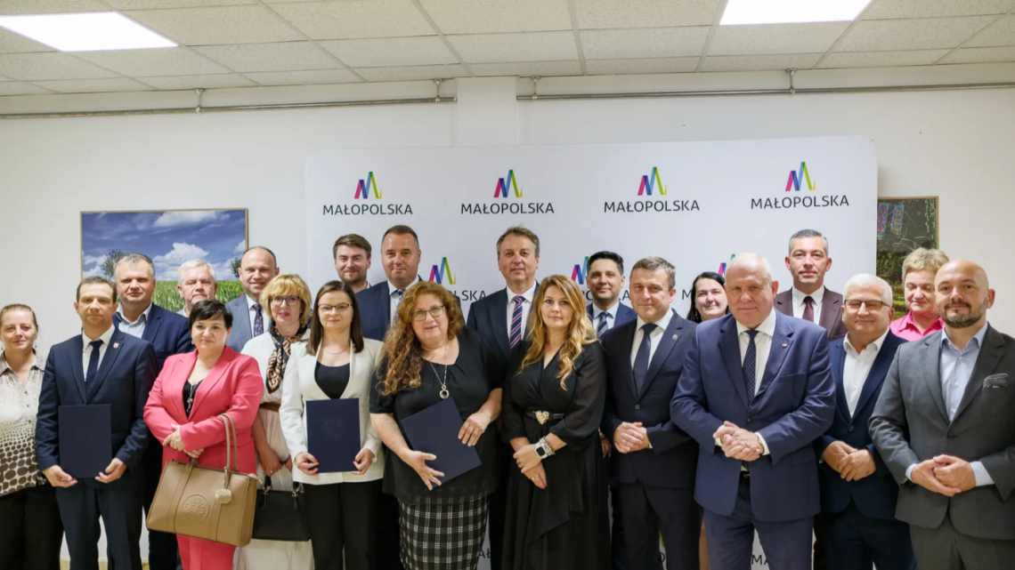 Małopolska deszczówka 2026. Gminy otrzymały pieniądze na zbieranie wody.
