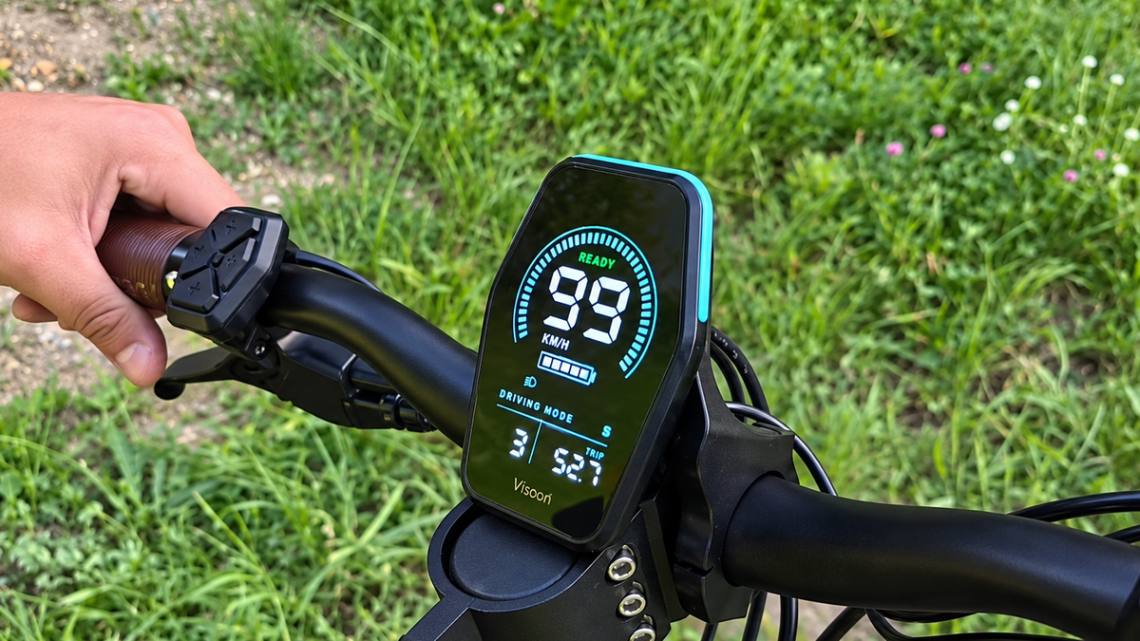 Prawie 100 km/h na elektrycznym jednośladzie. Kierujący przewrócił się w Chrzanowie.