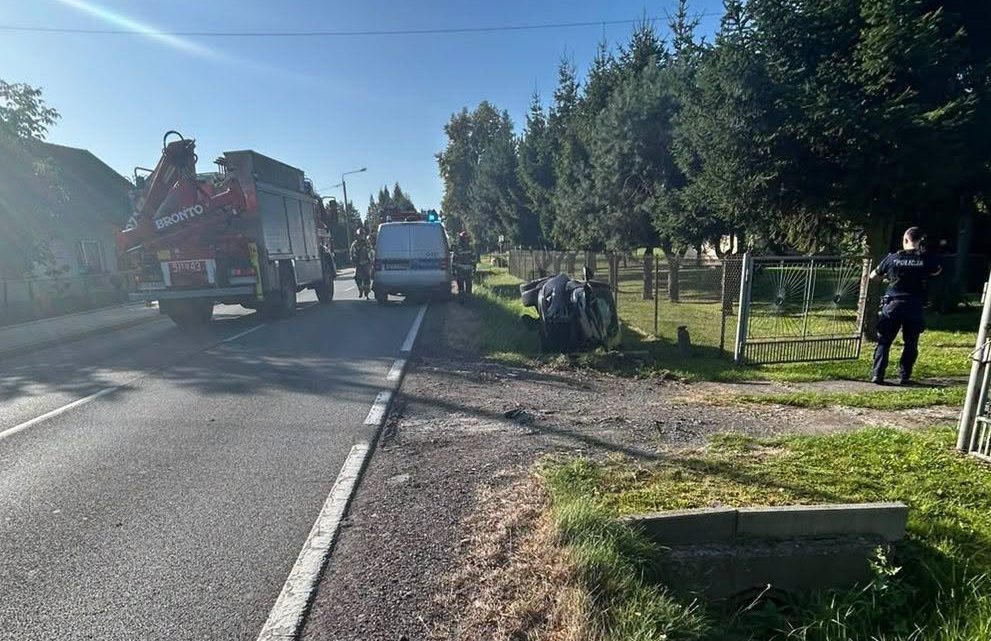 Utrudnienia na DW948 w Grojcu. Zdarzenie z udziałem samochodu osobowego.