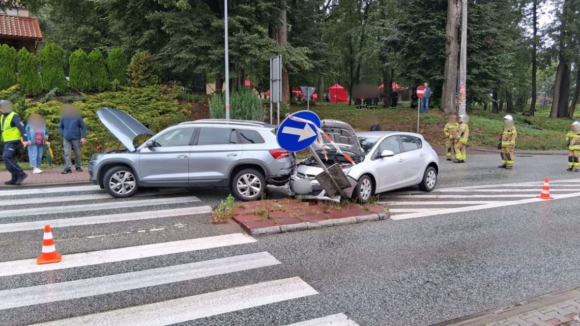 Zderzenie dwóch samochodów na DK75 w Gnojniku. Są utrudnienia.