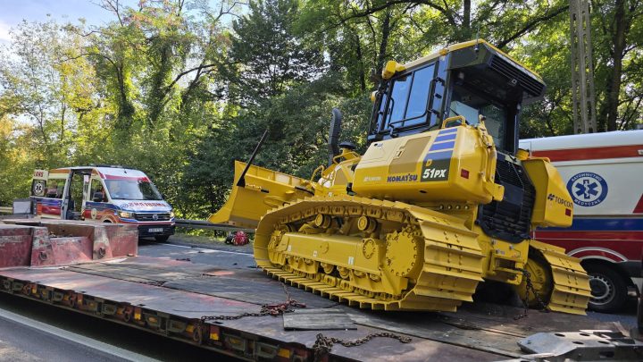 Poważne utrudnienia na DK75. Zderzyła się ciężarówka z karetką.